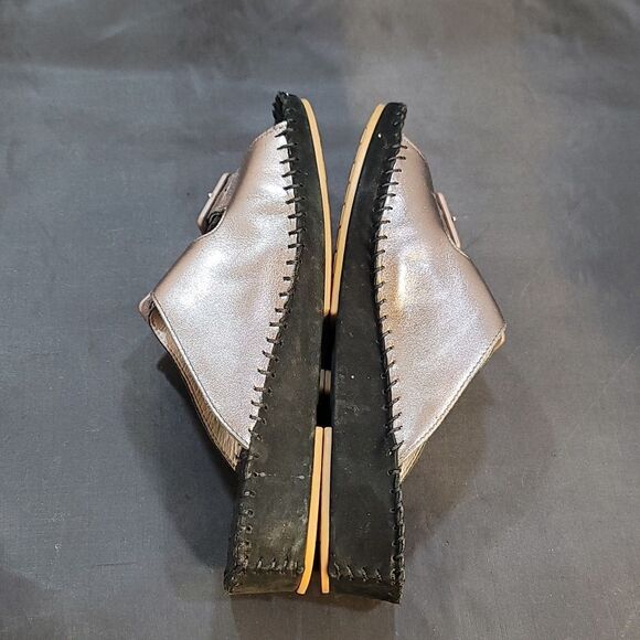 LA PLUME JEN WOMEN'S  ADJUSTABLE BUCKLE STRAP SANDALS - Picture 10 of 16